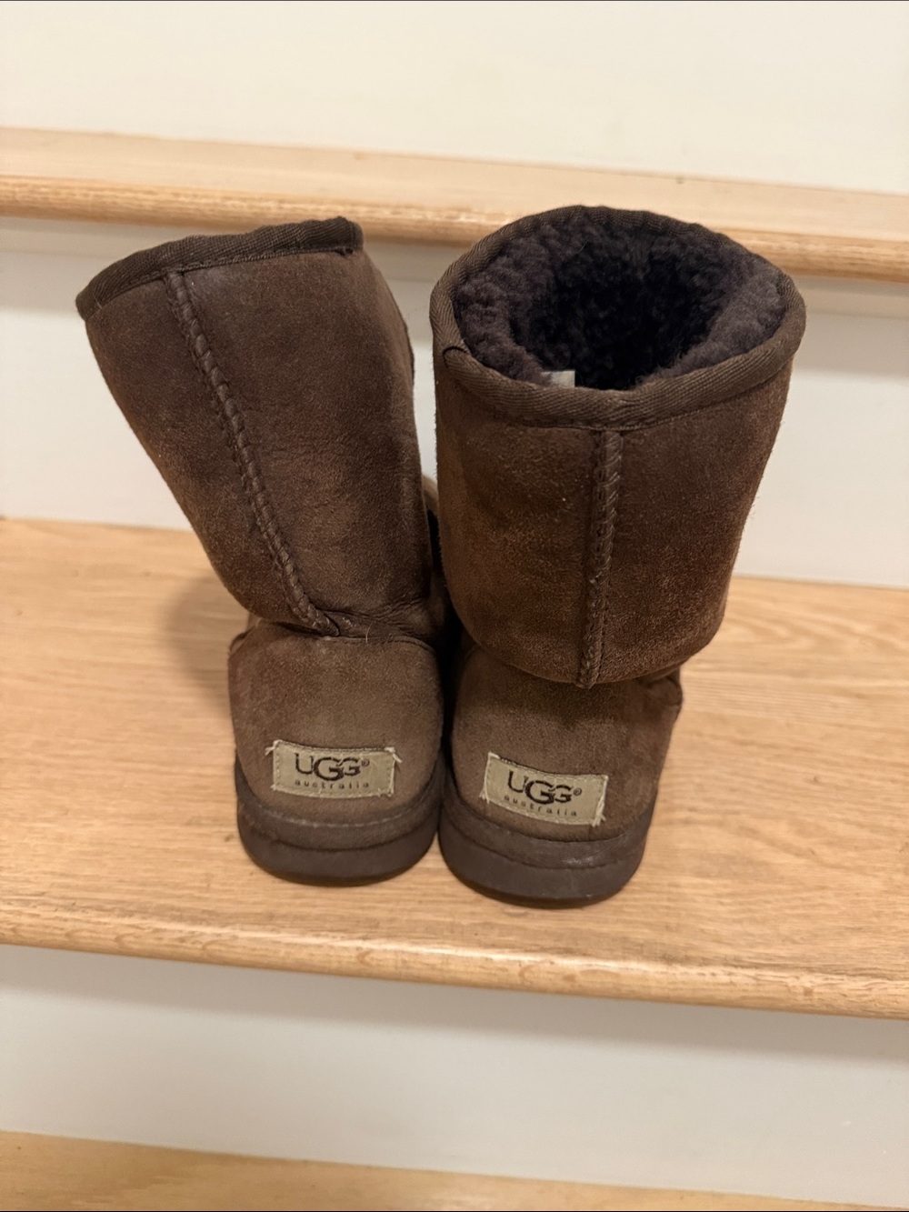 UGG Women’s Size 7 Dark Brown Short Boots